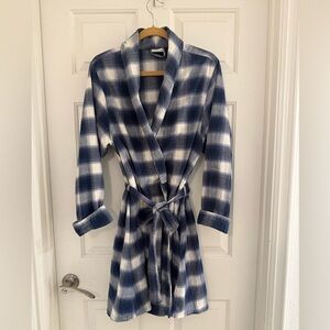 Garnet Hill Blue and White buffalo plaid pockets Cotton Robe Medium